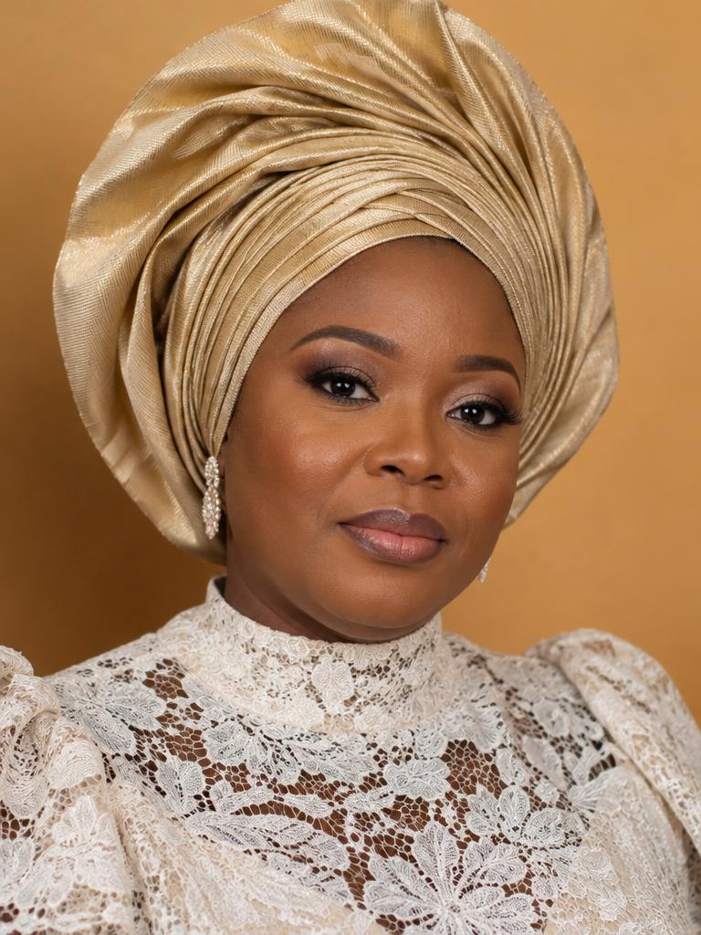 Gele tying